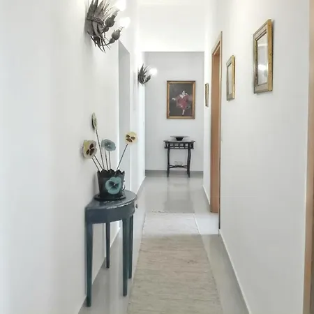 Cozy House With Garden In Messines 149 M² Mountain View 펜션 *